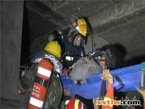 揚州兩工人地下刷油漆被困 消防成功營救